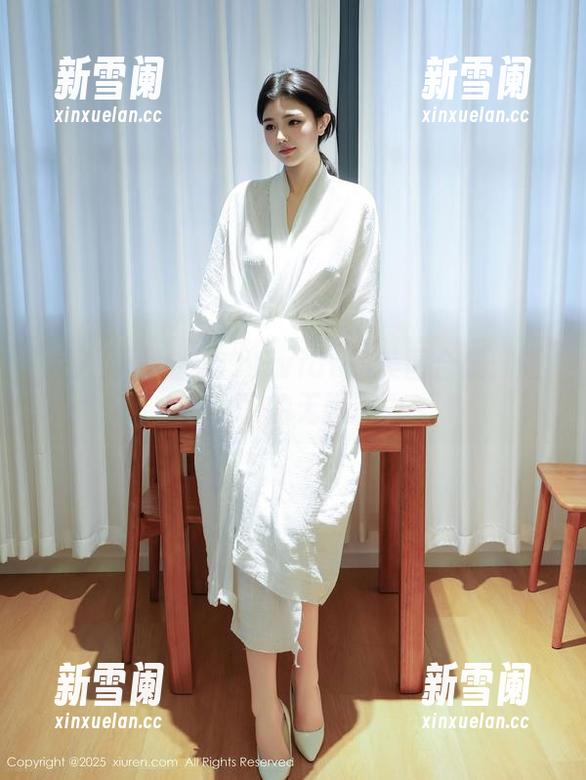 秀人网 - 金幼汐Vivian的美图合集：短裙之下的无限魅力