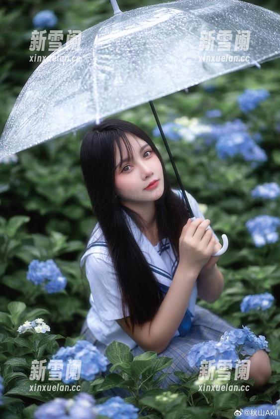免费欣赏秋山AkI的黑白视角，有点颠覆常规哦！