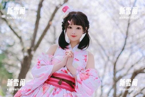 翼展羽天shine，眼镜美女的私人写真，镜片后又藏了啥？