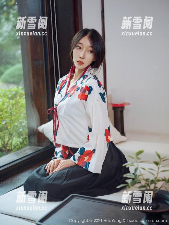花漾show - 穆菲菲的运动不止于外表，原图入脑，图包翻开后更是像旋涡般卷走了所有疲惫。