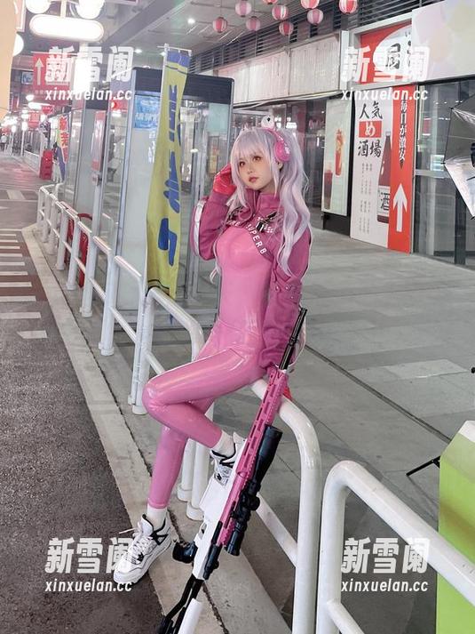 萌芽儿o0 一口西瓜,满脸夏天,萌芽儿o0的美图实在太值了!