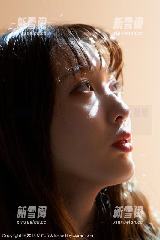 蜜桃社 - 当Suki女神在线，你敢直视她的原图吗？