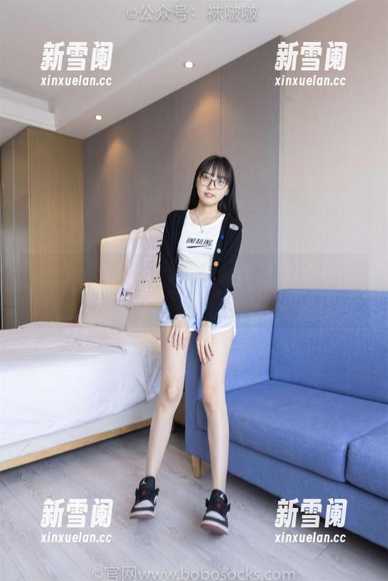 袜啵啵 - 小甜豆倾情奉上：吊带肉丝的美妙套图，等你来品味哦！