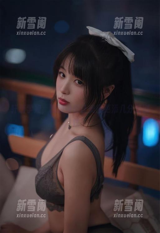 轩萧学姐，制服如何让美图更添几分戏剧性？