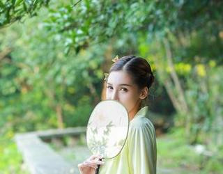 轰趴猫 – 高清显肤色，孙梦瑶V的礼服选择真是眼前一亮，快来瞧瞧！