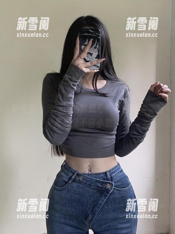 微密圈 - 泳池边的陈佩奇：等你游来，图库资源不容小觑！