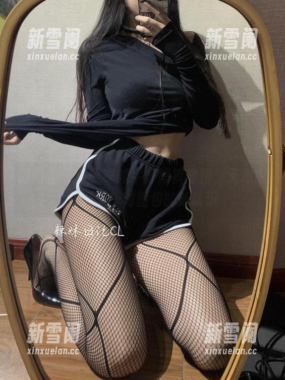 微密圈 - 陈佩奇的牛仔短裤穿搭，无意中打开了我对图包的新认识
