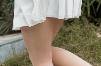 魔镜街拍 – 蓝色泳衣的芝芝，福利图包就像夏日冰淇淋，甜蜜到无法自拔！