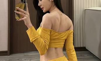 微密圈 – 每当看了这组黎允熙baby的画像，我的脑海里都开始旋转出关于套装的无尽可能…